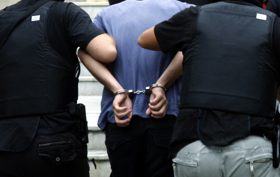 Αλμυρός :Συνελήφθη  για πλαστογραφία και απάτη