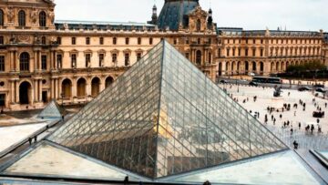 gallia-i-proedros-toy-loyvroy-ypevale-tin-paraitisi-tis-ston-makron-gia-ti-diarrixi-toy-moyseioy-1293315