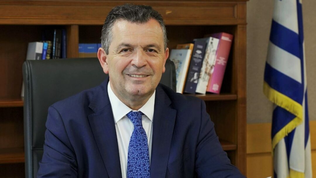 christos-mpoykoros-metefera-ena-dikaio-kai-nomimo-aitima-zeygarioy-nearon-paragogon-opos-einai-kathikon-moy-kathari-i-syneidisi-moy-1289087