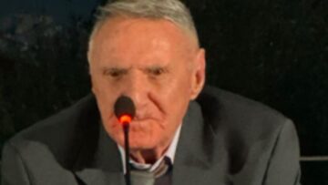 me-vathia-sygkinisi-o-volos-apochairetise-ton-dimitri-siatra-simantiki-morfi-ton-grammaton-kai-dianoisis-1303654