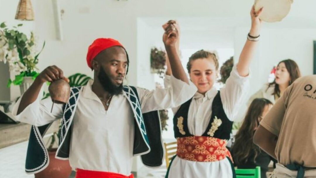 eikones-elladas-sti-zampia-giortasan-to-pascha-me-soyvles-tsoliades-kai-kokkina-ayga-eikones-1308592