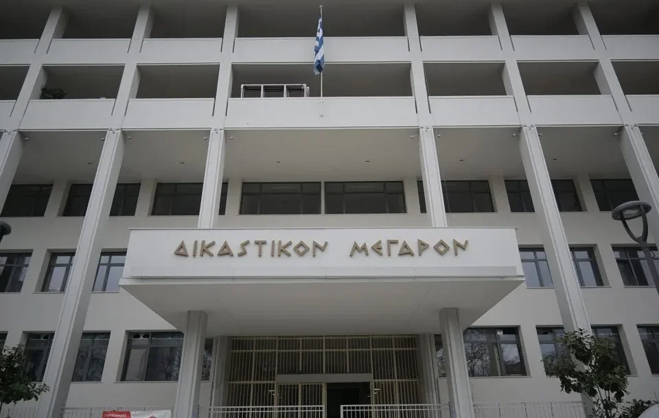 sti-fylaki-odigeitai-proin-perifereiakos-dieythyntis-ekpaideysis-katadikastike-omofona-kai-apo-to-mikto-orkoto-efeteio-larisas-1325846